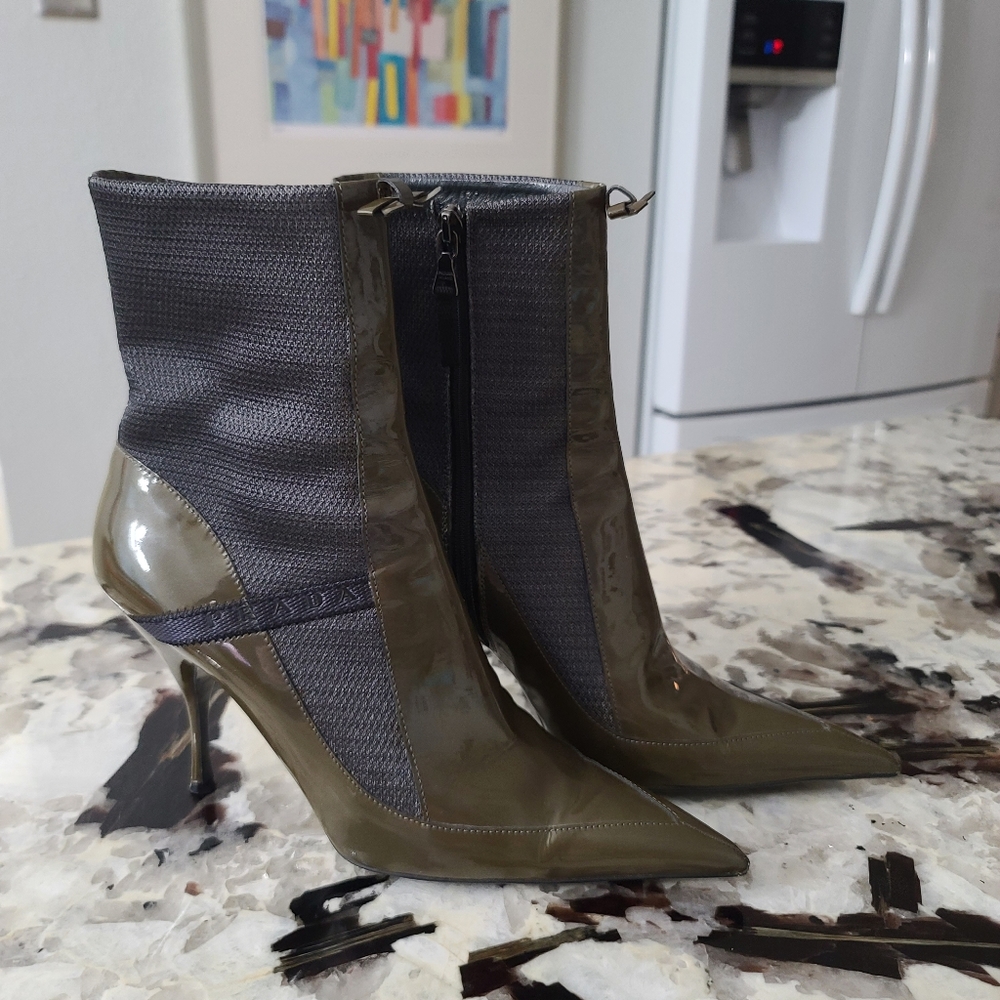 PRADA patented leather ankle boots 3.5 in stiletto heels size 7.5 rare vintage